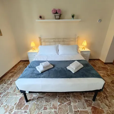 Eleonora Apartment *