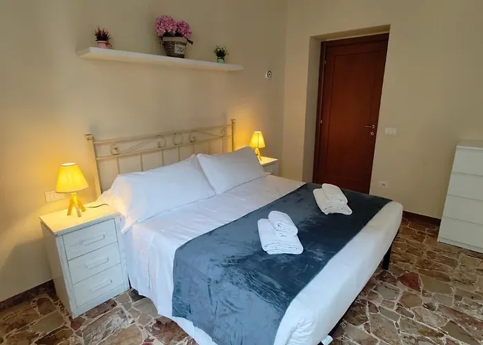 Eleonora Apartment *