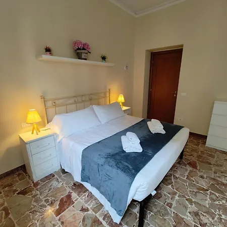 Eleonora Apartment *